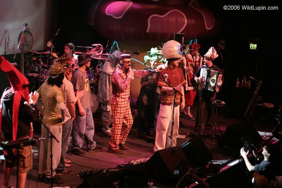 nye06_136_RJ
