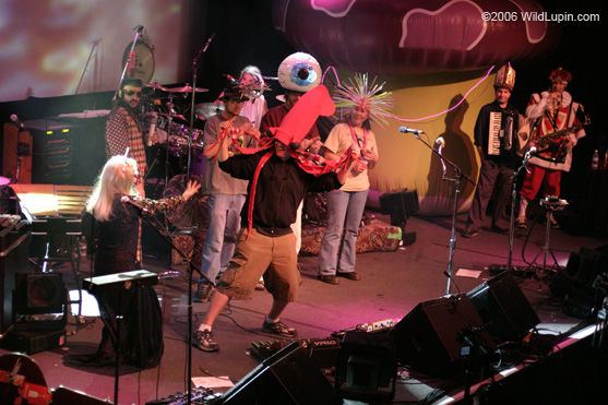 nye06_138_RJ