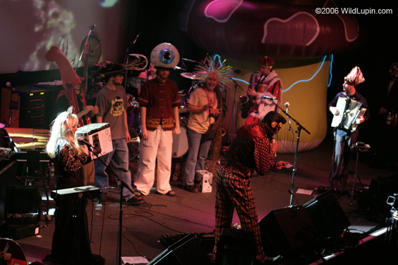 nye06_140_RJ