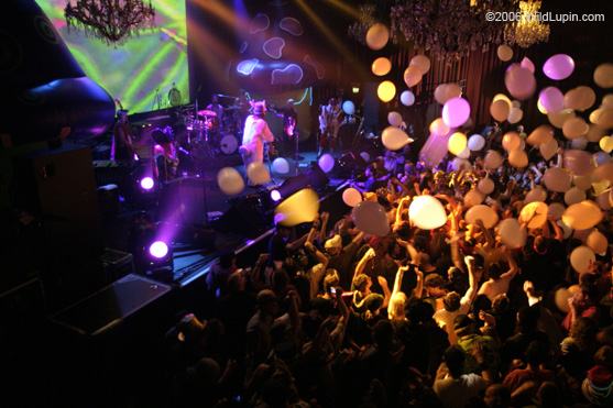 nye06_156_RJ